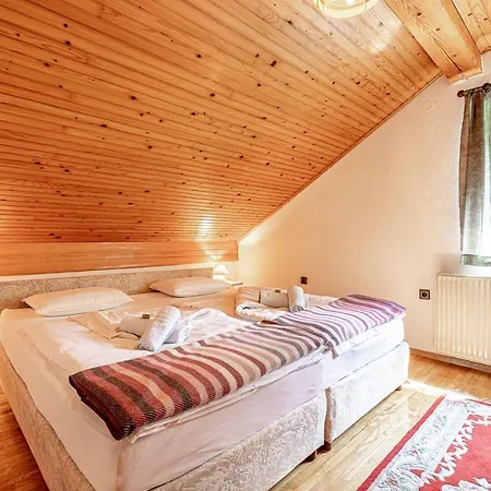 House Mavko Near Cerknica - Happy Daire Grahovo