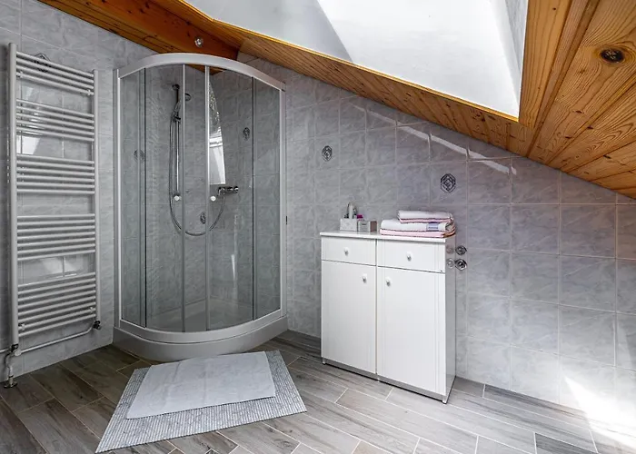 House Mavko Near Cerknica - Happy *